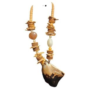 VTG Boho Handcrafted Shell and Coconut Wood Statement Necklace Brown 20in
